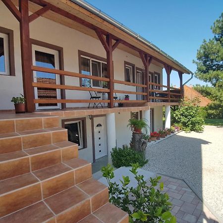 Villa Nora Hévíz 外观 照片