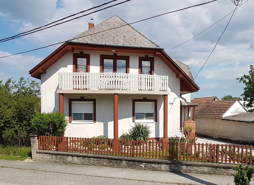 Villa Nora Hévíz 外观 照片