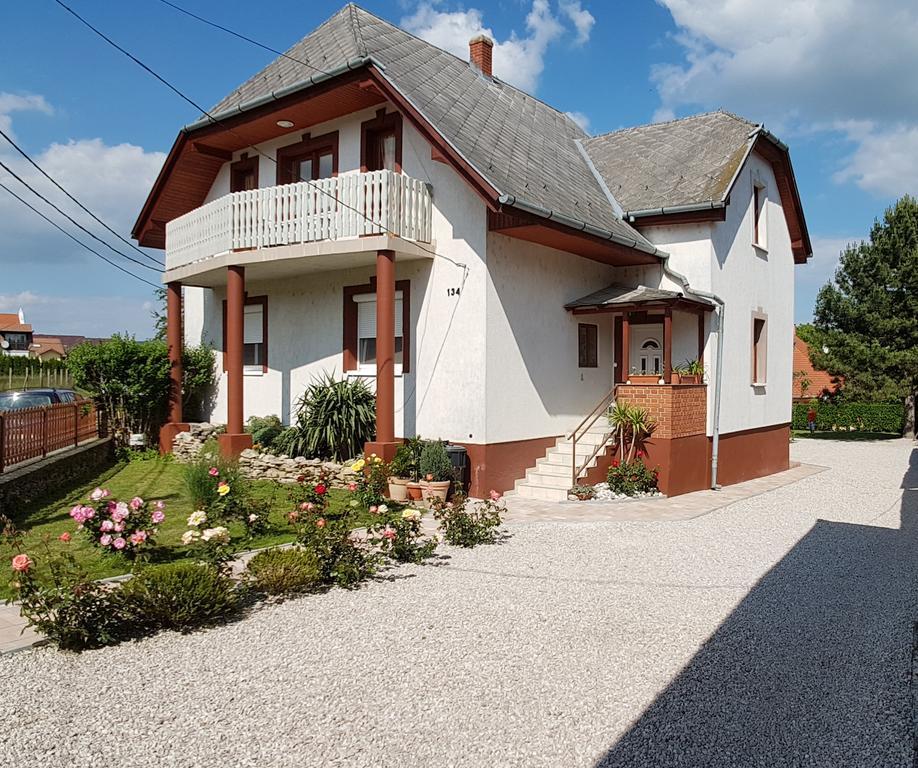 Villa Nora Hévíz 外观 照片
