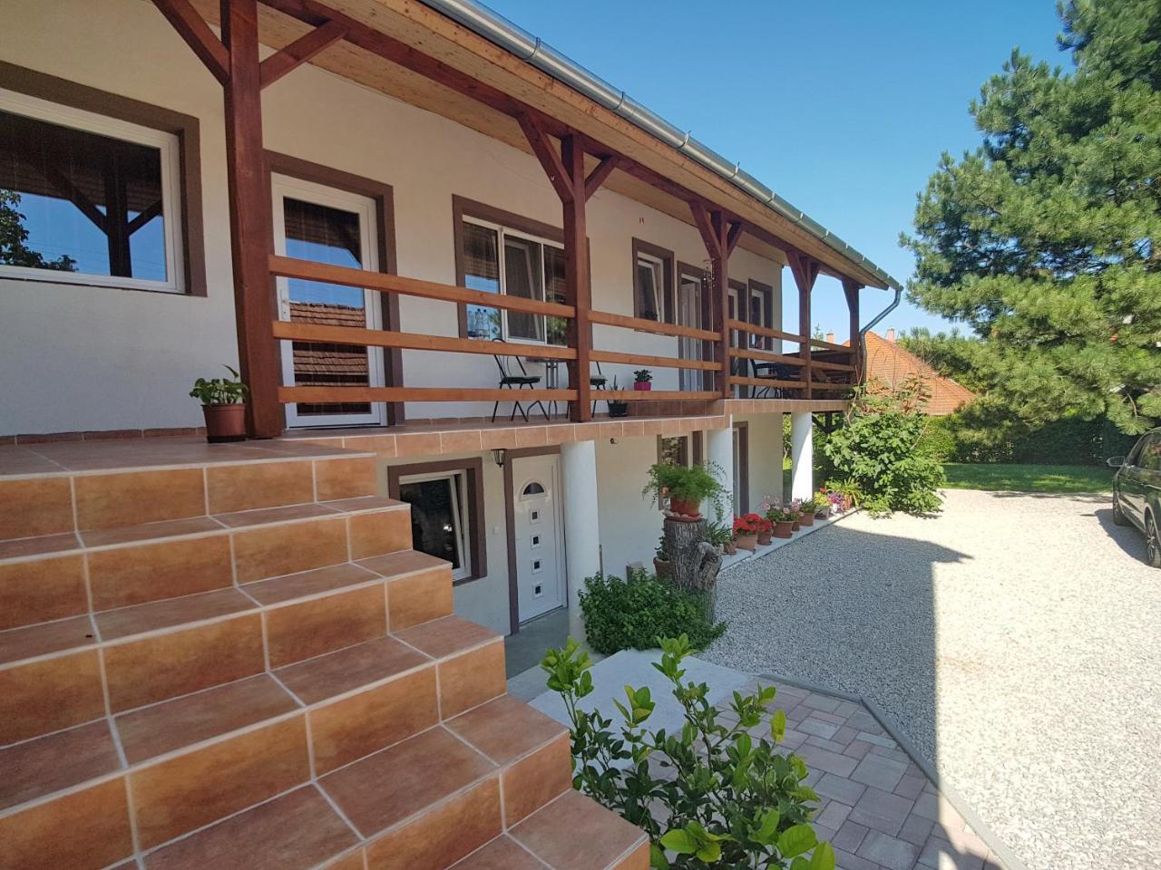 Villa Nora Hévíz 外观 照片